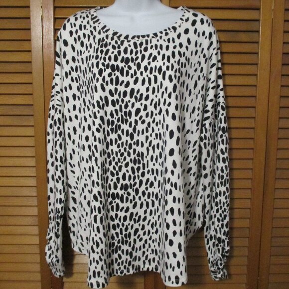 Crown & Ivy NEW top, long sleeve, oversized, soft black & white knit size L - Picture 1 of 10